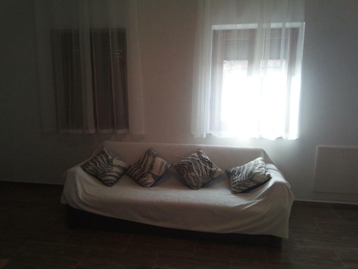 Apartmaji Matazin Črni Kal Exteriör bild