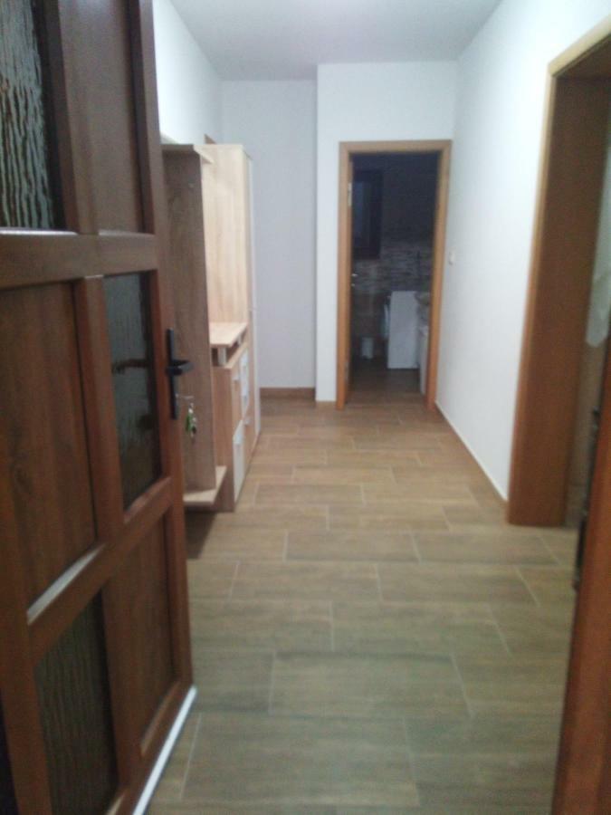 Apartmaji Matazin Črni Kal Exteriör bild