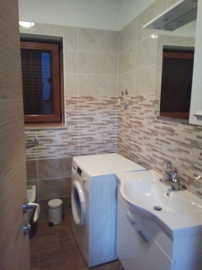 Apartmaji Matazin Črni Kal Exteriör bild