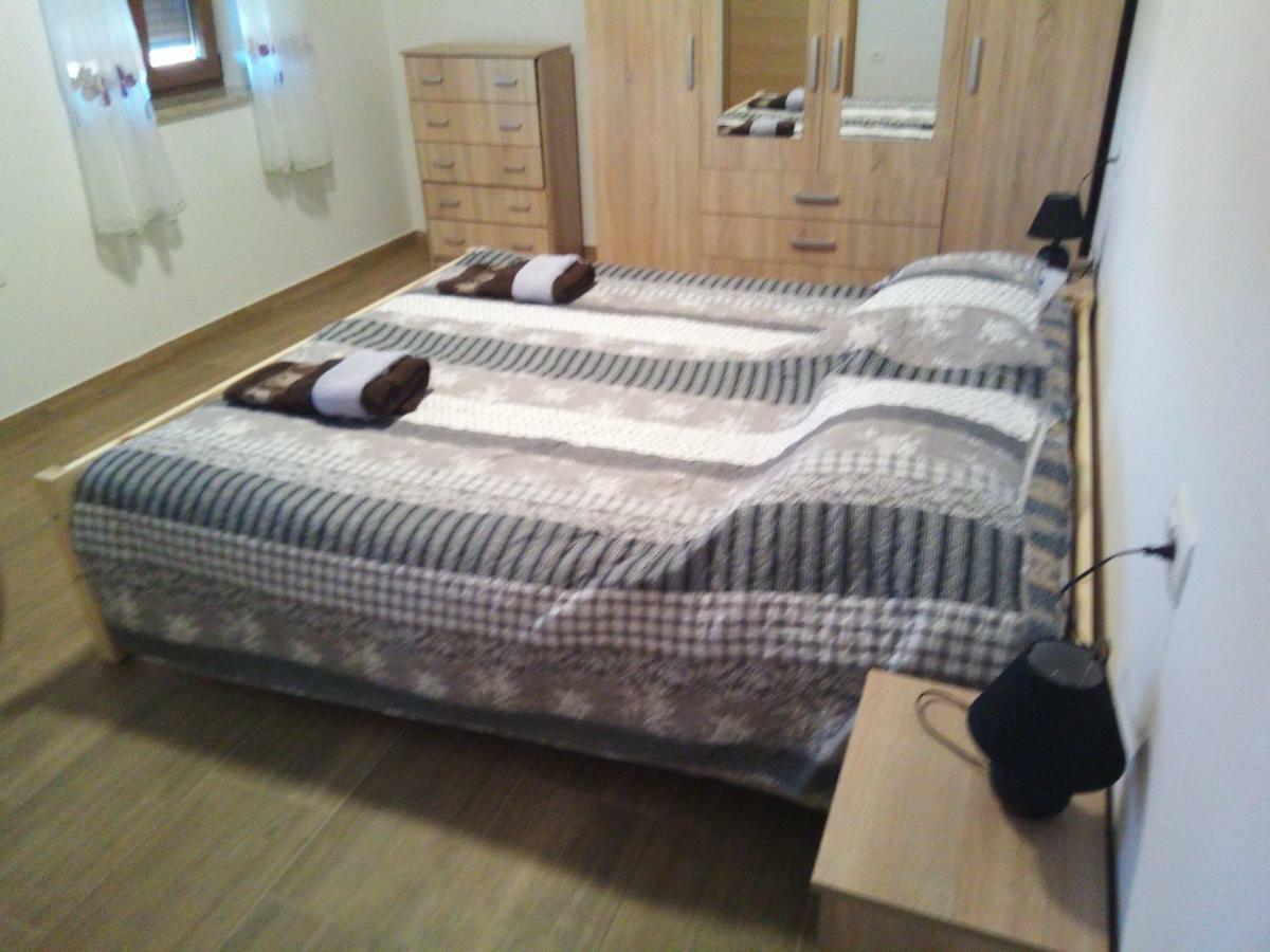 Apartmaji Matazin Črni Kal Exteriör bild